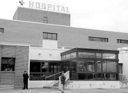 Fachada del Hospital Comarcal de Medina del Campo. / F. JIMNEZ 