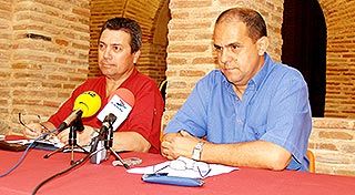Francisco Javier Jiménez Écija (i) y Alfredo Losada en la rueda de prensa de ayer. Iván Lozalo