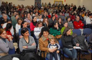 Reunión celebrada ayer entre los empresarios y trabajadores de Pastas Casado. / FRAN JIMÉNEZ