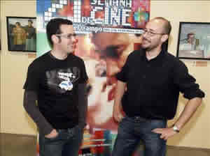 Fuente: EFE/. El director de cine Pablo Palazn (d) conversando con el productor Hugo Serra momentos antes de presentar su pelcula Shevernatze, una epopeya marcha 