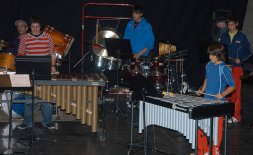 El grupo de percusionistas, en plena actuacin en el auditorio./ F. JIMNEZ