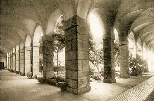 Antiguo Hospital de Simón Ruiz. Galerías del patio. H.1940.