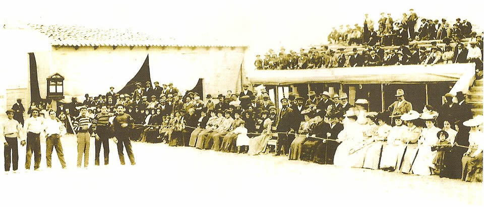 Frontón de la calle de San Miguel, junto al Palacio de Torreblanca, 1904