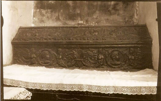 Iglesia de San Miguel. Enterramiento de Don Juan de Aguilar (+1547). Constantino Candeira, 17 de mayo de 1935