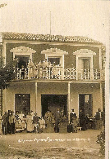 Balneario de las Salinas. Fachada principal y terraza del hotel. Honorio Román, 1903-1904