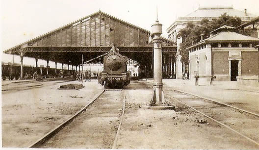 Estación de ferrocarril. La marquesina. Thomas, 1915-1916