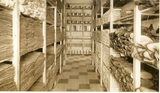 Cuartel Marqués de la Ensenada. Almacén de vestuario. F. Mesas, década de 1940