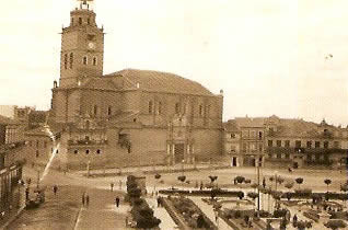La Plaza Mayor con los jardines recién construidos. 7 de julio de 1941