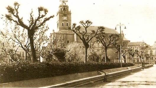La Plaza Mayor desde el paseo de la Joyería. Década de 1950