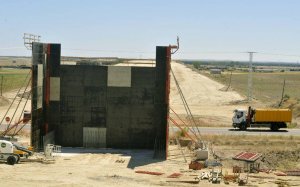 Obras en las proximidades donde se ubicará la estación. :: F. JIMÉNEZ