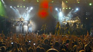 Multitudinario concierto de Mago de Oz en las fiestas de San Antolín de Medina del Campo del 2008. :: FRAN JIMÉNEZ