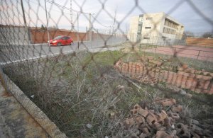 Terrenos donde se prevé construir la residencia de mayores de Medina. :: FRAN JIMÉNEZ