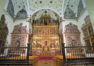 Interior de la iglesia de Santiago el Real, ubicada en la localidad de Medina del Campo. :: FRAN JIMÉNEZ