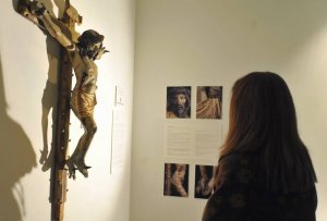 Escultura de Cristo Crucificado, del Círculo del Maestro de San Pablo de la Moraleja. :: FRAN JIMÉNEZ