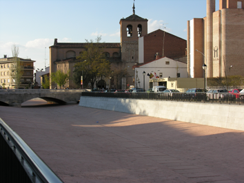 Vista de la localidad vallisoletana de Medina del Campo. Al fondo iglesia de San Miguel Arcángel