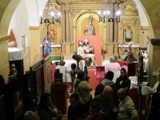 Los actos organizados con motivo de este encuentro comenzaron el miércoles 2 de noviembre con la inauguración de la exposición de arte sacro “Stabat Mater”, organizada por la Junta de Semana Santa de Medina del Campo, conformada por imágenes de María en la Semana Santa de las Tierras de Medina, en la que se muestra parte del inmenso patrimonio histórico, artístico y cultural que atesoran las iglesias y conventos medinenses y su comarca.