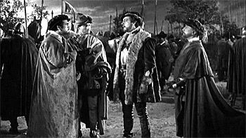 Fotograma del largometraje 'La leona de Castilla' dirigida por Juan de Orduña en 1951. En la imagen, Bravo, Padilla y Maldonado se preparan para la batalla de Villalar. Paco Merayo / ICAL 