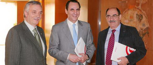 José Rolando Álvarez junto a los alcaldes de Medina de Rioseco y Medina del Campo, Artemio Domínguez y Crescencio Martín, respectivamente