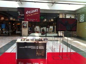 Stand informativo en El Corte Inglés del Centro Comercial Salesas en Oviedo 