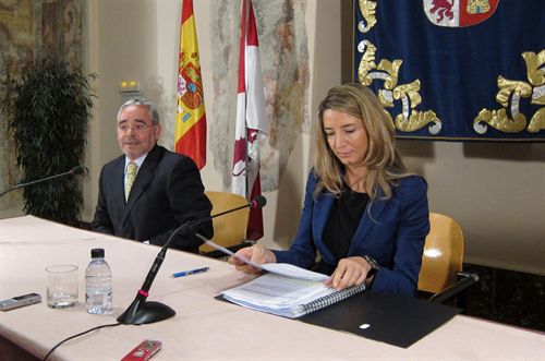 El secretario de la Fundación Las Edades del Hombre, Gonzalo Jiménez y Consejera de Cultura, Alicia García. Foto: EUROPA PRESS