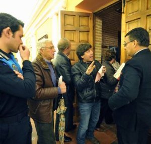 Protesta en el pleno. :: F. J.