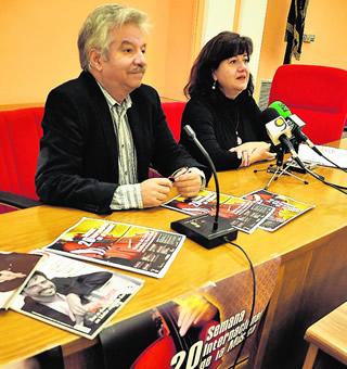 Emiliano Allende y la concejala Teresa Rebollo. :: Fran Jiménez