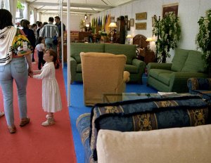 Celebración de una de las últimas ediciones de la Feria del Mueble en Medina del Campo. :: FRAN JIMÉNEZ