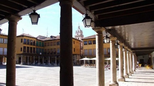 Turismo de Tordesillas. Tordesillas es un municipio de la provincia española de Valladolid, que hoy en día tiene unos 9.000 habitantes.