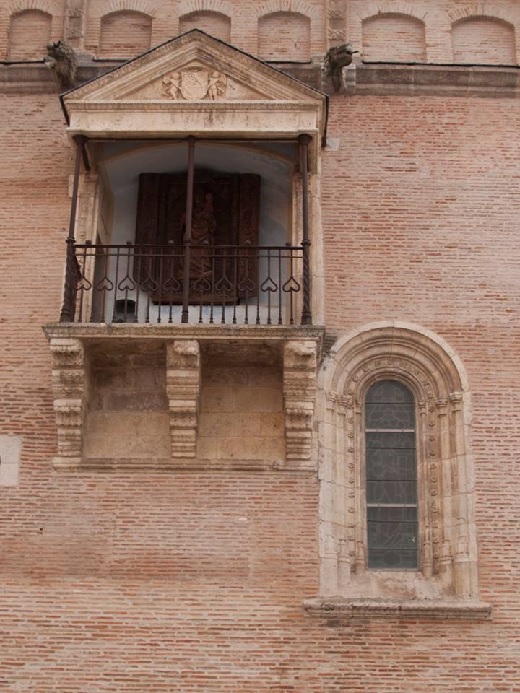 Balcón de la Virgen del Pópulo, iglesia Colegiata de San Antolí de Medina del Campo