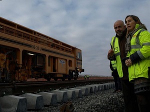 Ana Pastor asegura que la "muy necesaria" conexión ferroviaria Medina del Campo-Salamanca estará finalizada en 2015