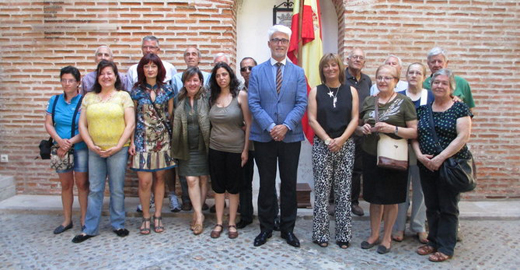 Firma de un convenio de colaboración este jueves cuatro con el Ayuntamiento de Medina del Campo para la atención a las personas sordas o con discapacidad auditiva. 