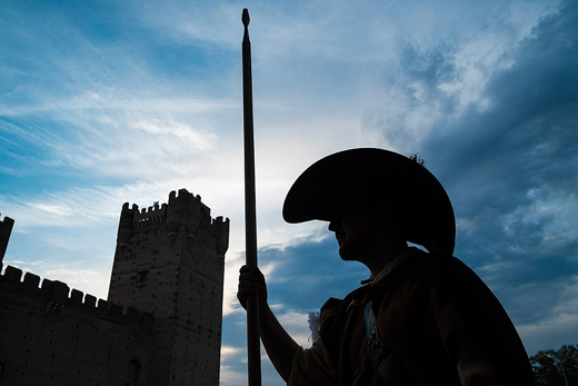 Recreación histórica junto al castillo de la Mota | © Javier García Blanco