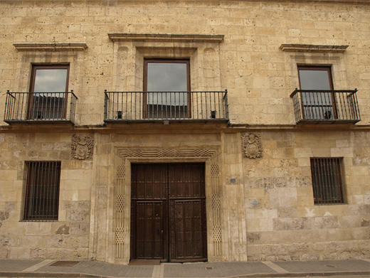 Fachada principal del Palacio Marqués de Falces, actualmente, año 2013, Biblioteca Municipal y Casa de la Cultura de Medina del Campo