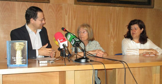 Encarnación García Amo presenta en Medina del Campo su último libro 'La sombra de la muerte'