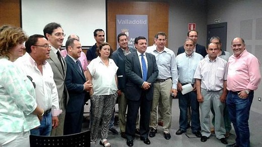 Reunión celebrada con los alcaldes. / EL NORTE