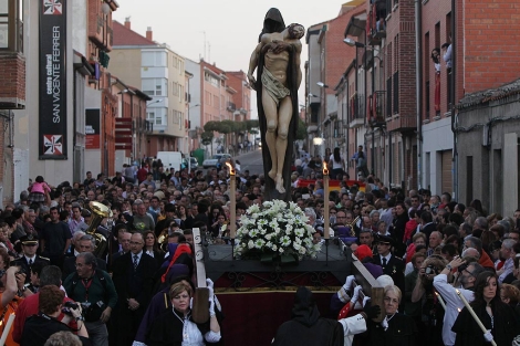 Imagen del Cristo en brazos de la muerte en la procesión medinense.