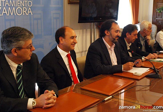 Javier Díaz (Cámara de Comercio), Aurelio Tomás (Diputación Provincial), Francisco Javier González (Ayuntamiento), Paco Sánchez y Luis Pablos (Asociación Ferroviaria Zamorana).