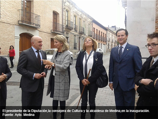 El presidente de la Diputación, la consejera de Cultura y la alcaldesa de Medina, en la inauguración. Fuente: Ayto. Medina.