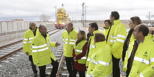 La ministra Ana Pastor visita las obras de la línea Olmedo-Zamora.