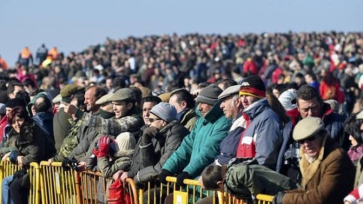 Aficionados en la cita de 2012, también en Madrigal. / F. J.