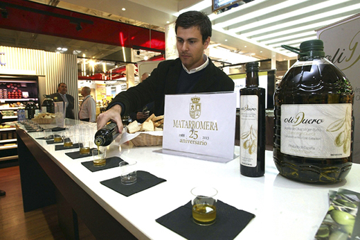 El Grupo Matarromera comercializa su propio aceite bajo la marca de Oli Duero.