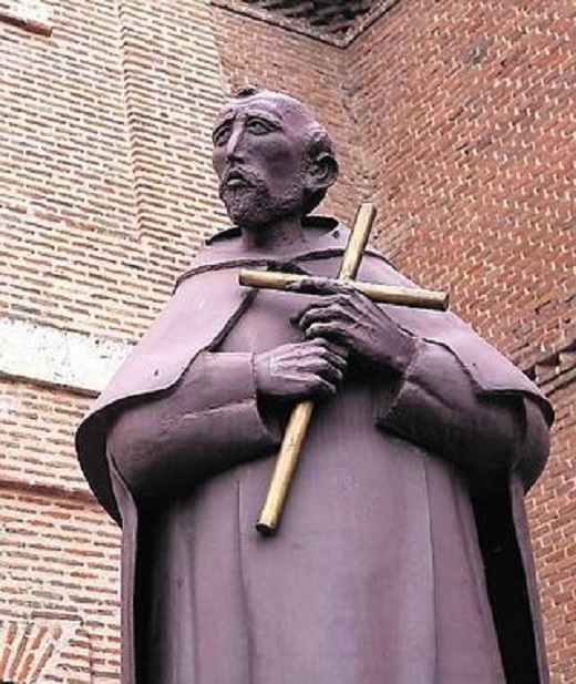 Estatua de San Juan de la Cruz en Medina del Campo. / JAVIER PRIETO