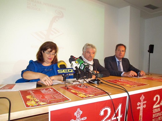 Presentación en museo de las ferias con Teresa Rebollo ( concejala de cultura), Emiliano Allende, ( director), y Fernando Ponzan ( director de zona de Banco de Sabadell )