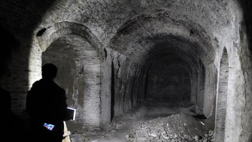 Equipo de trabajo, enu na de las bodegas abandonadas en Medina del Campo. / FRAN JIMÉNEZ