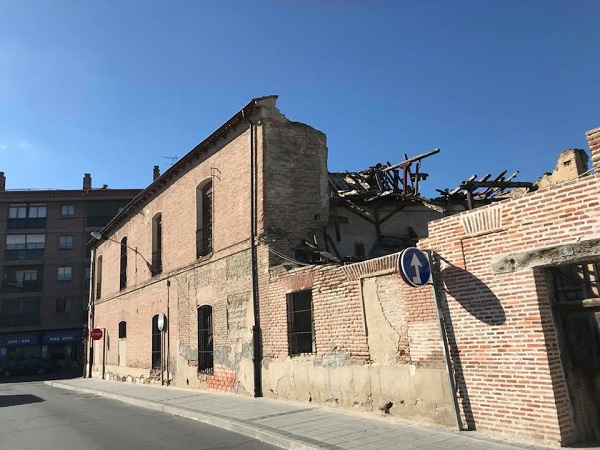 Edificio propiedad municipal, calle de Ronda de Gracia con la del Rey.