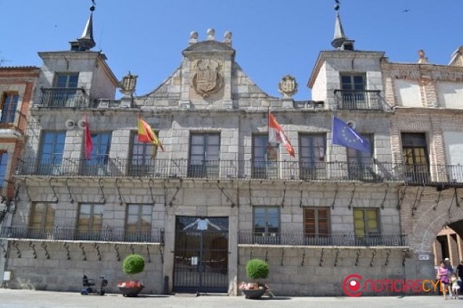 Plaza Mayor de la Hispanidad de Medina del Campo - PILAR ARCOS