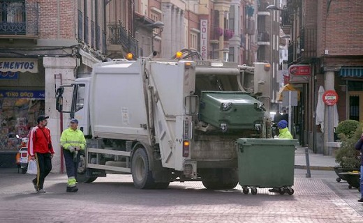 Recogida de basuras a cargo de la Mancomunidad en Medina. / F. J.