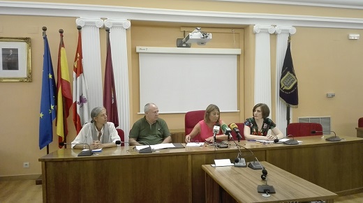 Nuria González, Gonzalo Franco, Teresa López e Isabel Zancajo. Momento de la firma del Acuerdo “ESTRATEGIA INTEGRADA DE EMPLEO LOCAL y MEJORA DE LA PROTECCIÓN DE LAS PERSONAS”