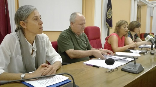 Nuria González, Gonzalo Franco, Teresa López e Isabel Zancajo. Momento de la firma del Acuerdo “ESTRATEGIA INTEGRADA DE EMPLEO LOCAL y MEJORA DE LA PROTECCIÓN DE LAS PERSONAS”