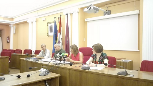 Nuria González, Gonzalo Franco, Teresa López e Isabel Zancajo. Momento de la firma del Acuerdo “ESTRATEGIA INTEGRADA DE EMPLEO LOCAL y MEJORA DE LA PROTECCIÓN DE LAS PERSONAS”